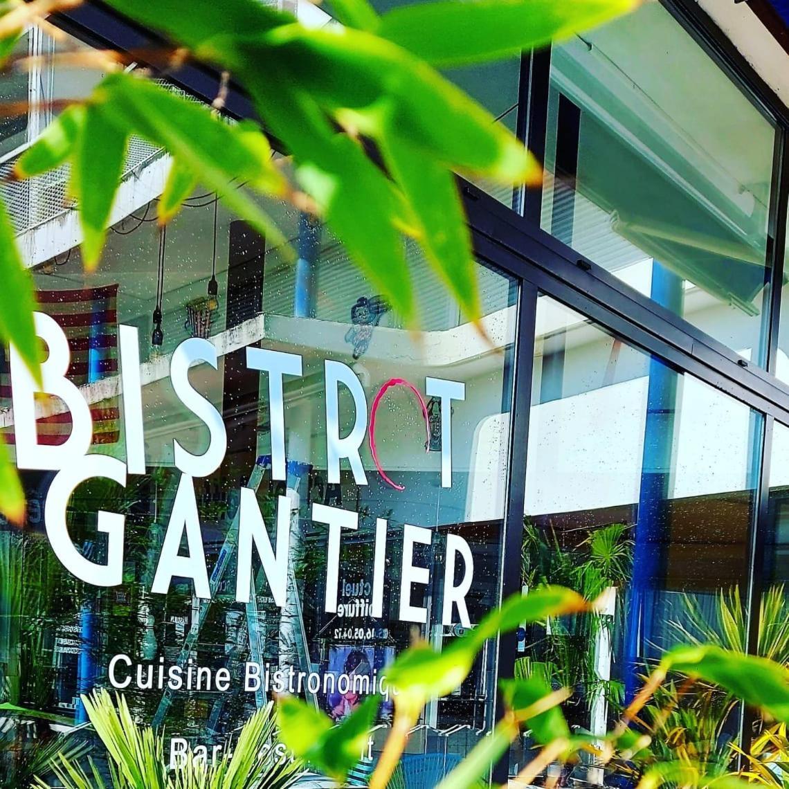 Hotel La Croisette & Restaurant Bistrot Gantier En Centre Ville رويا المظهر الخارجي الصورة